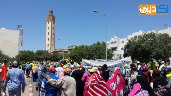 العمال يخرجون بأكادير