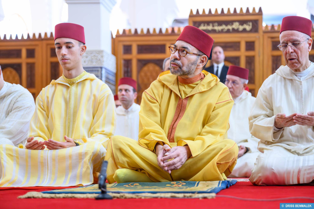 الملك يؤدي صلاة الجمعة بسلا